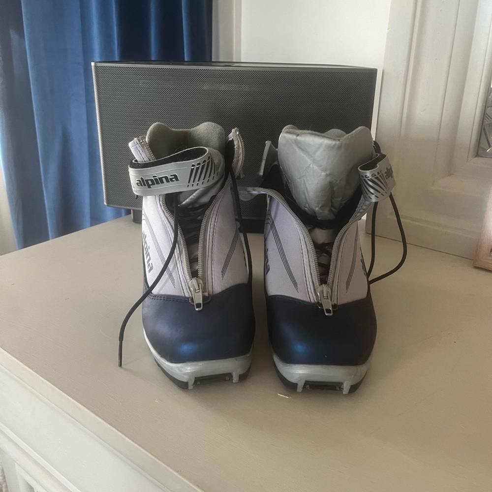 Women’s Alpina TR/50 XC Ski Boots Size 37